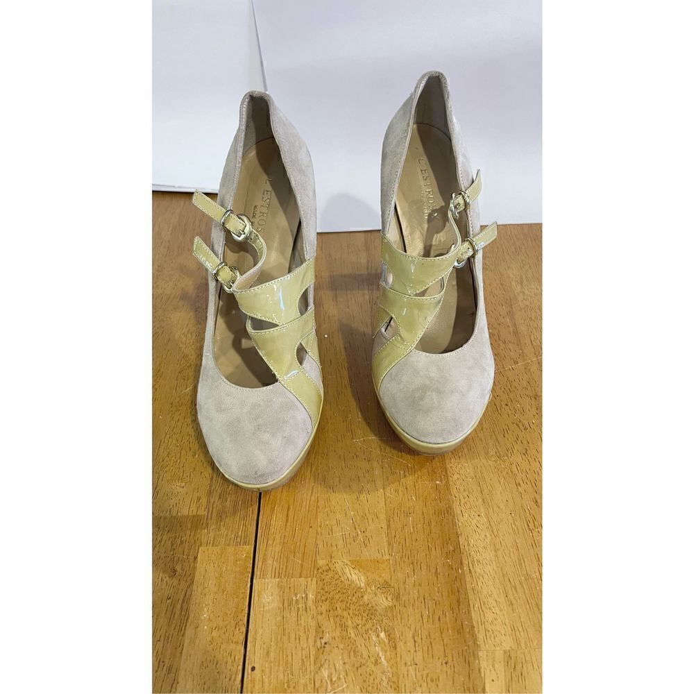 L'ESTROSA TAN SUEDE BUCKLE CLOSING RED BOTTOM SHOES HEEL WOMENS SZ 40 (10)